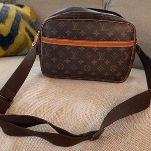 Louis Vuitton reporter bag